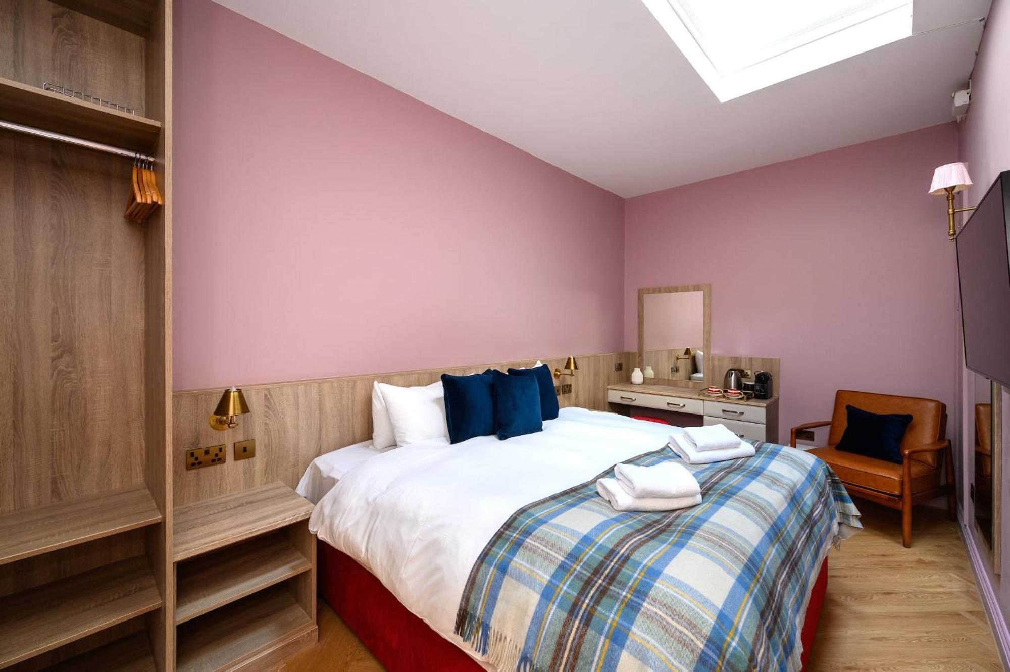 Queen Charlotte Guesthouse EDI Exterior photo