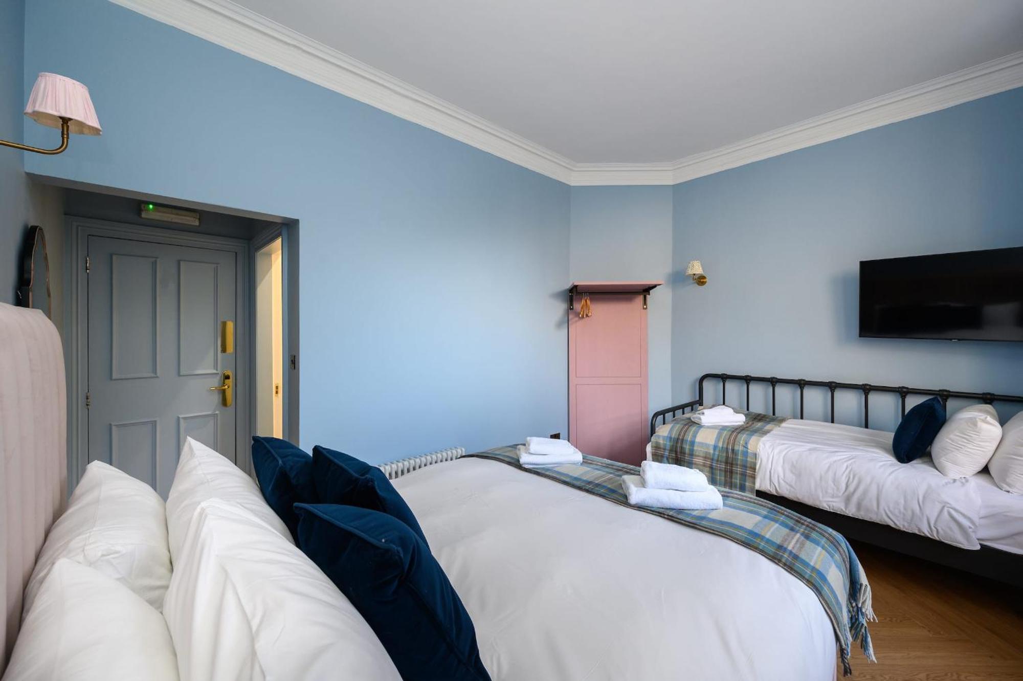 Queen Charlotte Guesthouse EDI Exterior photo