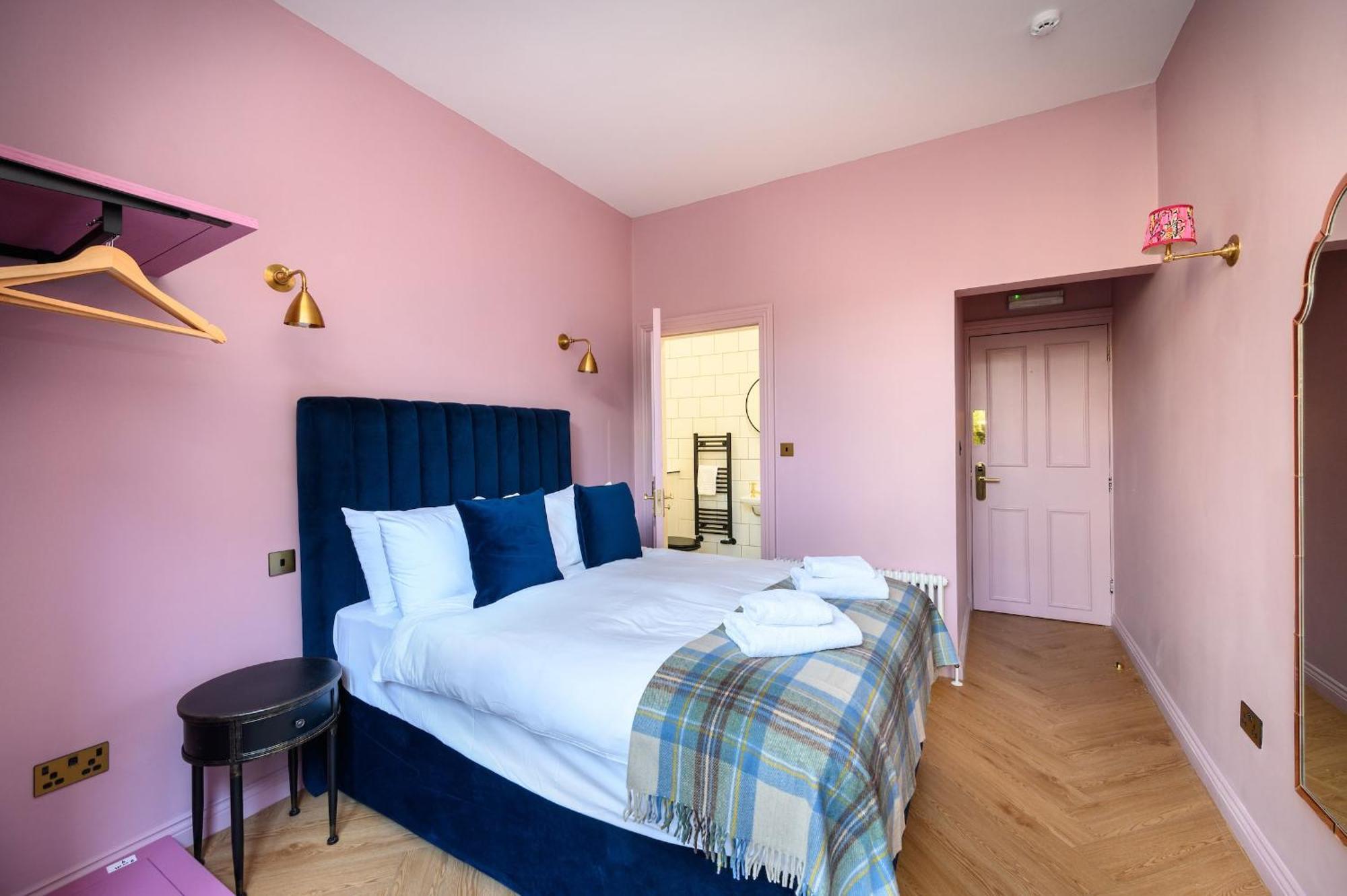 Queen Charlotte Guesthouse EDI Exterior photo
