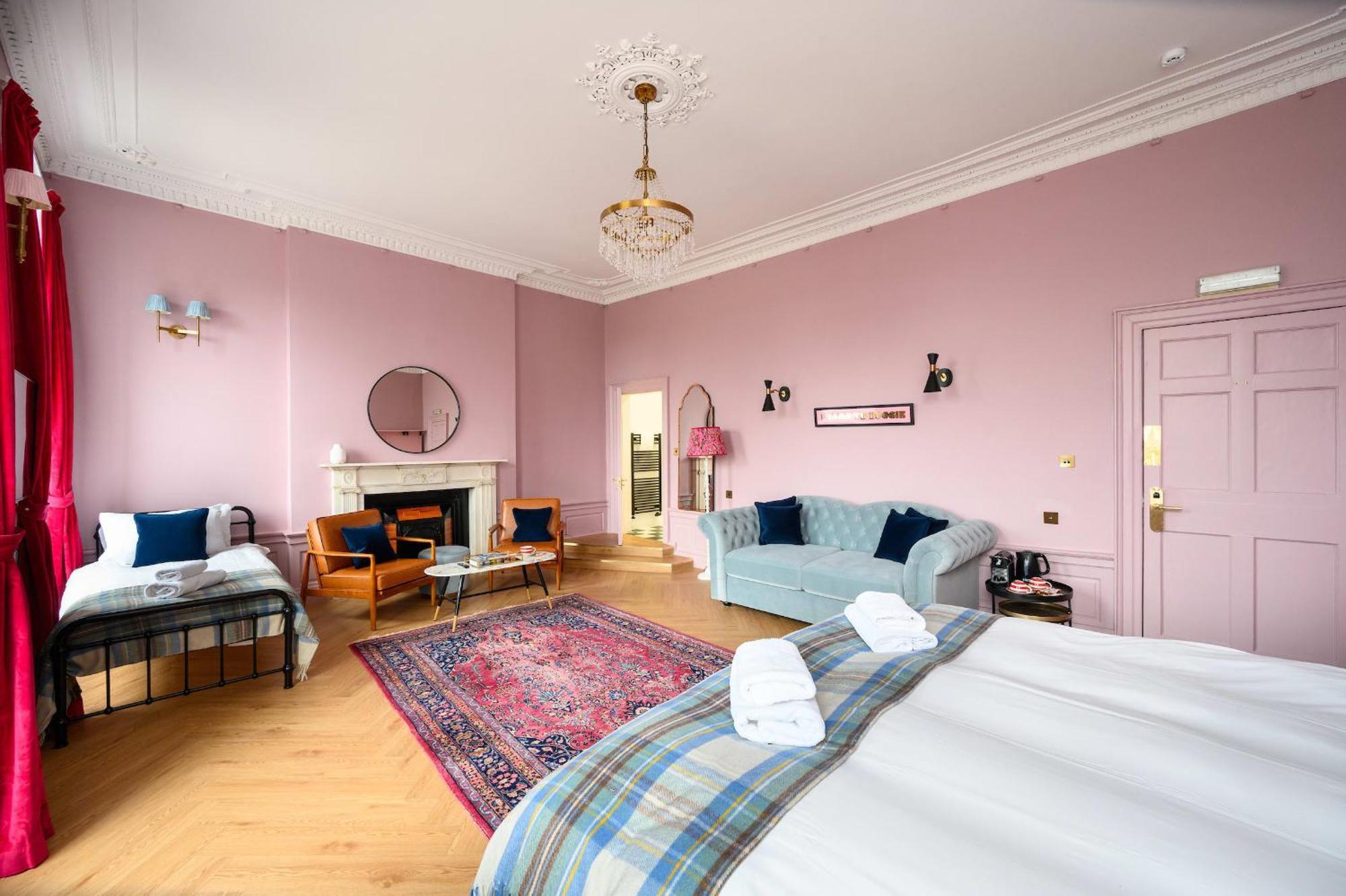 Queen Charlotte Guesthouse EDI Exterior photo