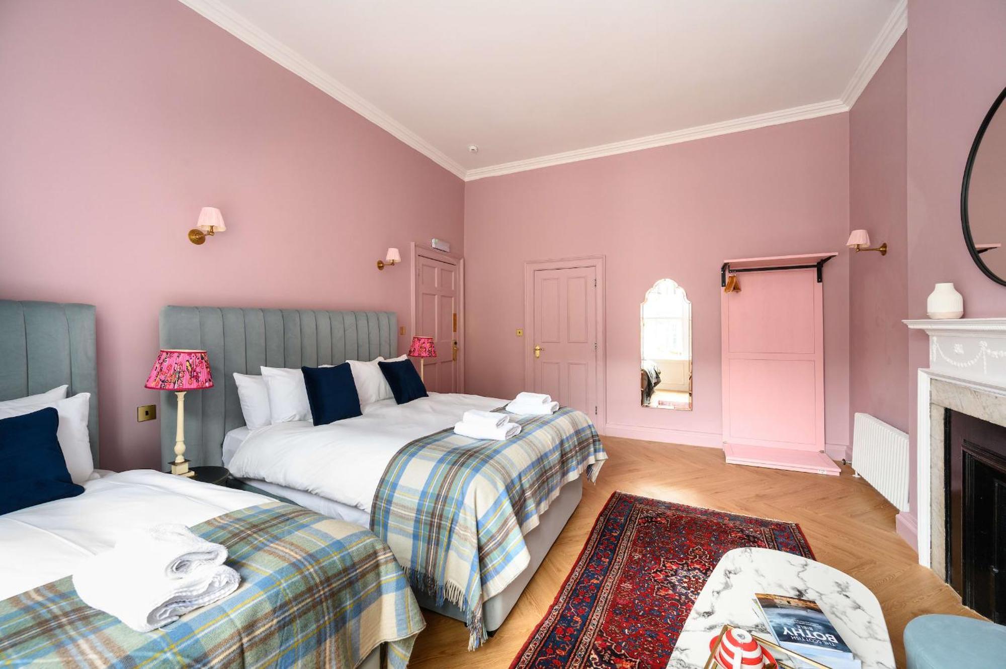 Queen Charlotte Guesthouse EDI Exterior photo